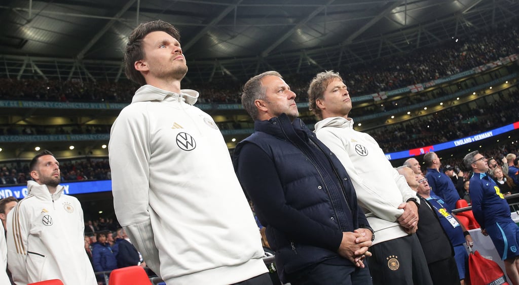 Danny Röhl (l.) ist der wichtigste Mitarbeiter für Bundestrainer Hansi Flick.