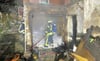 Eine Garage im Erdgeschoss eines Wohnhauses stand Samstagabend in Kelbra in Flammen.