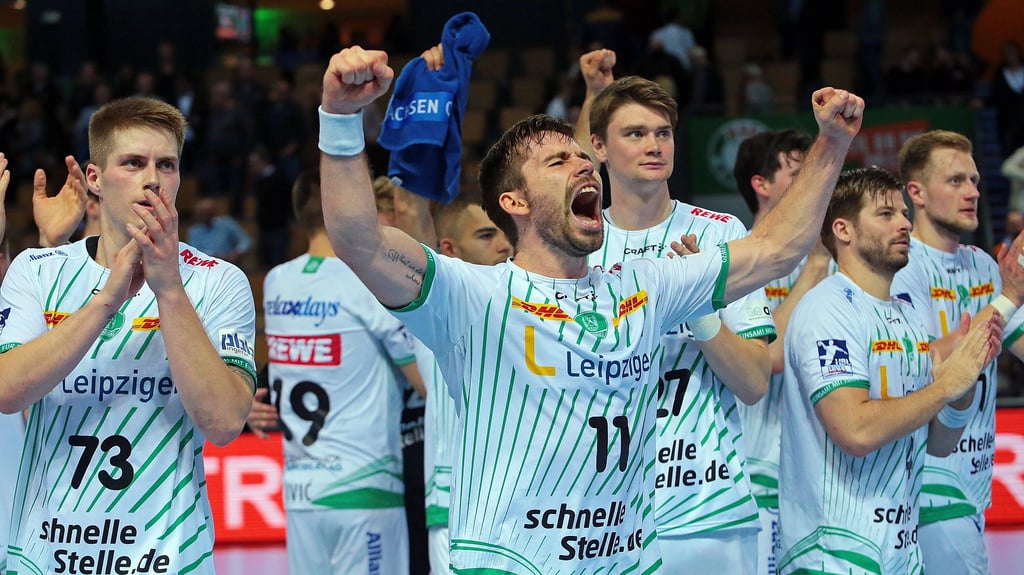 Die Leipziger Handballer nach dem Sieg über Wetzlar.