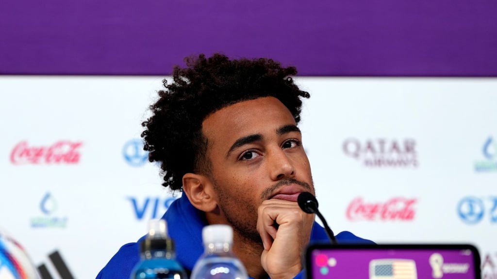 FußballWM ExRBProfi Adams ist WMKapitän der USA