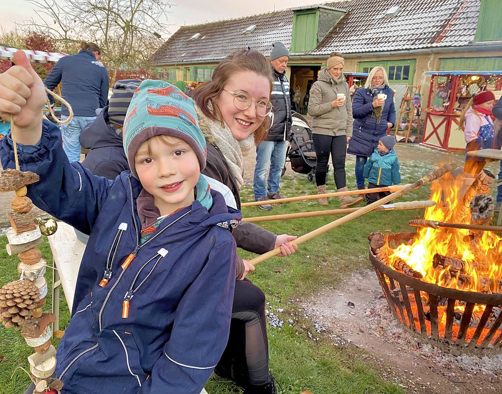 Mortiz und Sarah Semmler haben die Angebote zum Wintermarkt genossen.