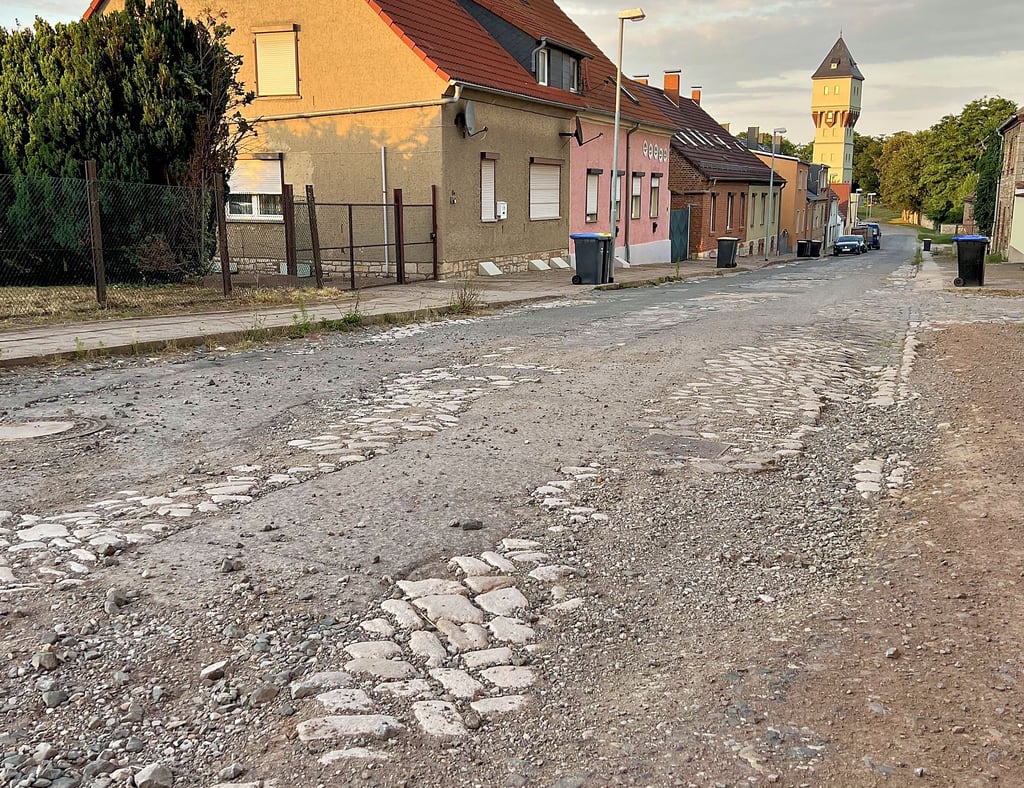 Weil der Stadt Hecklingen das Geld fehlt, kann auch der Holzweg in Groß Börnecke, der sich in einem sehr schlechten Zustand befindet, so schnell nicht saniert werden.