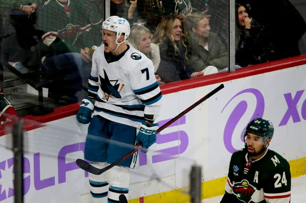 Gefeierter Mann der Sharks: Nico Sturm (7).