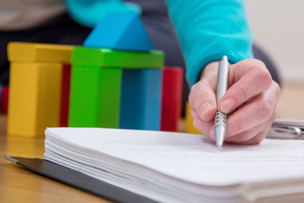 Nachrechnen lohnt sich: Wer bei seinem Bausparvertrag in der Ansparphase Gebühren bezahlt hat, kann diese zurückfordern.