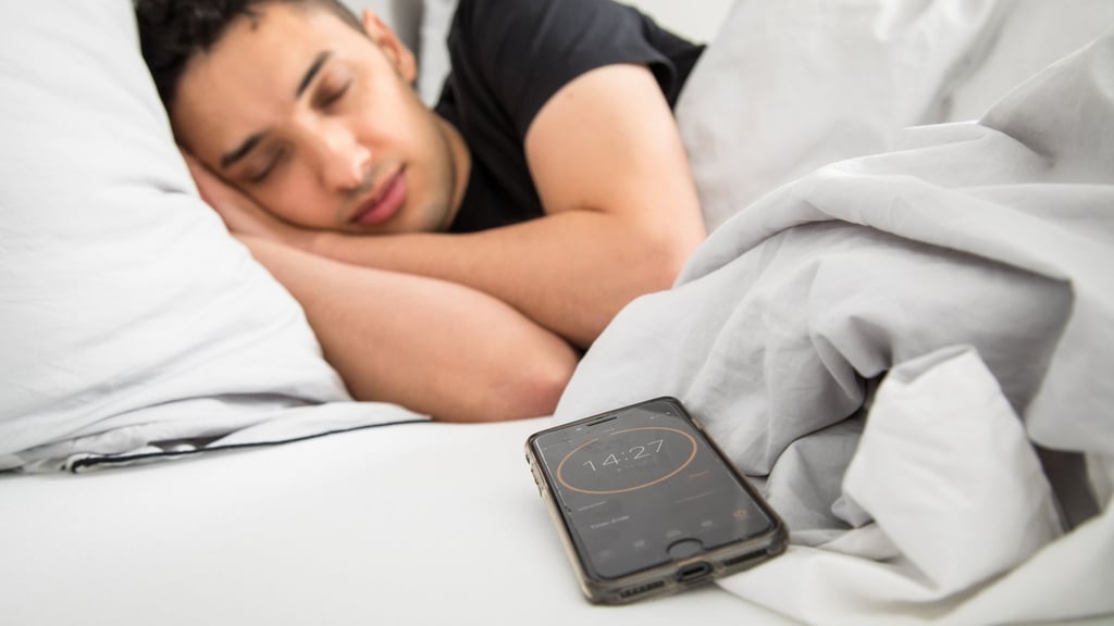 Ein kleines Nickerchen gibt Energie für den Rest des Tages. Zu lang sollte es aber nicht sein - sonst findet man am Abend nicht zur Ruhe.