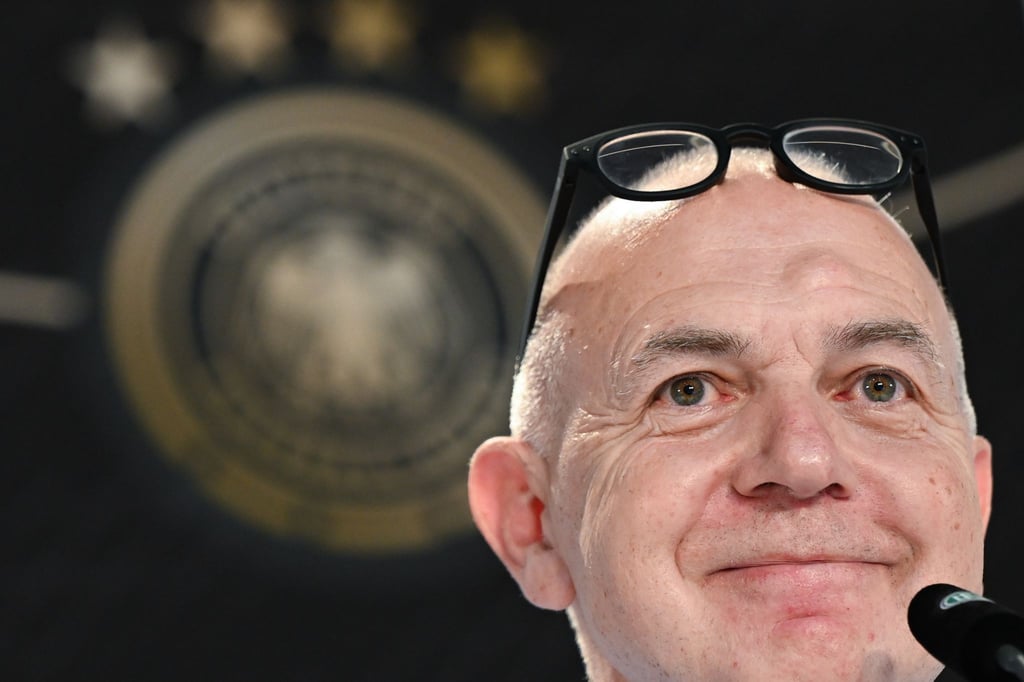 Weilt beim DFB-Team in Katar: Verbandsboss Bernd Neuendorf.