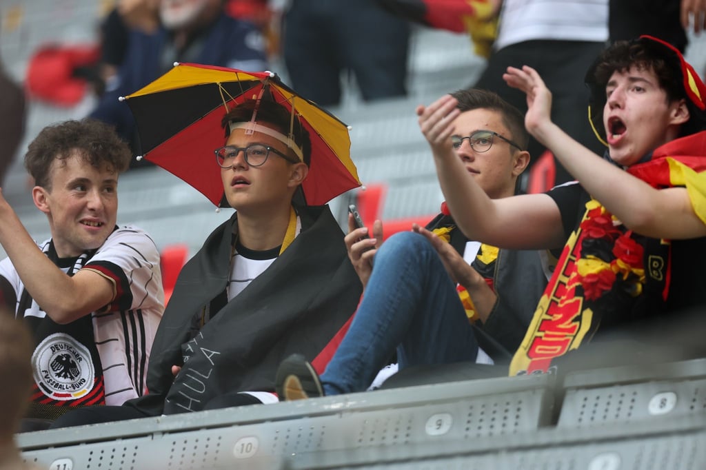Deutschland-Fans in der Allianz Arena in München. 7000 bis 9000 deutsche Fans werden in Katar erwartet.