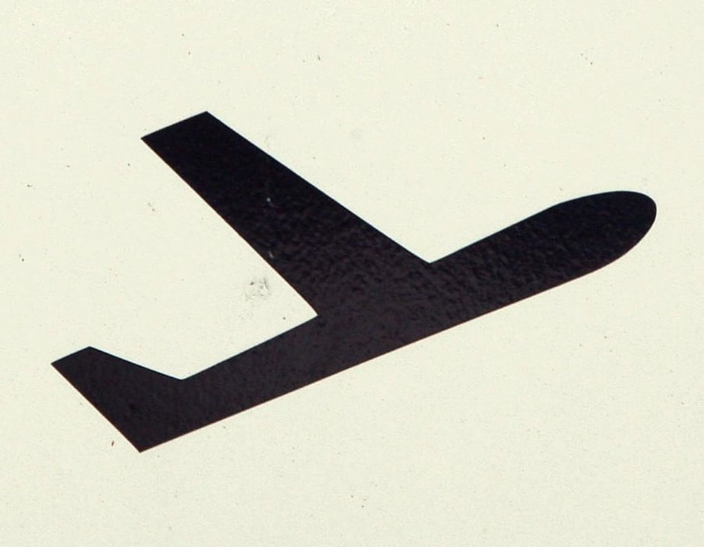 In der Umgebung von Flughäfen gibt es in der Regel Verkehrsschilder, die zu ihnen hinführen. In Wales weist ein Schild jedoch zu einem Flughafen, den es gar nicht gibt.