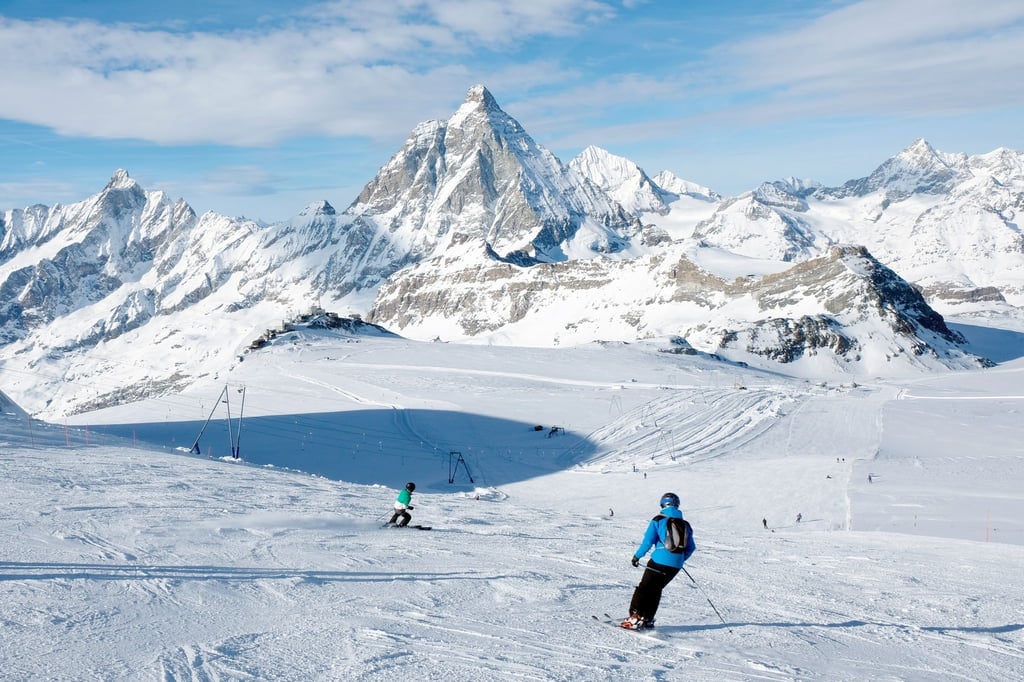 Zermatt ist eines der größten und höchstgelegenen Skigebiete der Alpen - Matterhorn-Blick inklusive.