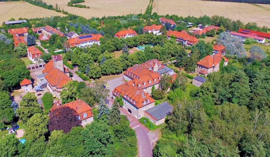 Das Gut Lüben bei Burg, zu DDR-Zeiten der Jugendwerkhof „August Bebel“, größter Jugendwerkhof in der DDR.