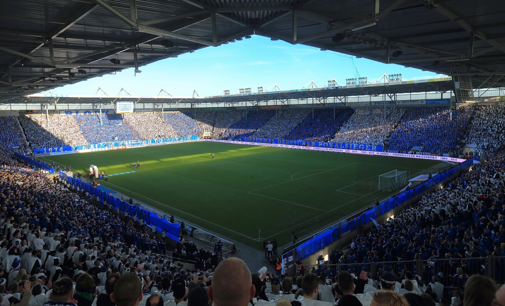 2006 erbaut und 2019 mit hüpfsicheren Tribünen nachgerüstet, bietet die MDCC-Arena in Magdeburg heute Platz für bis zu 30.000 Besucher.