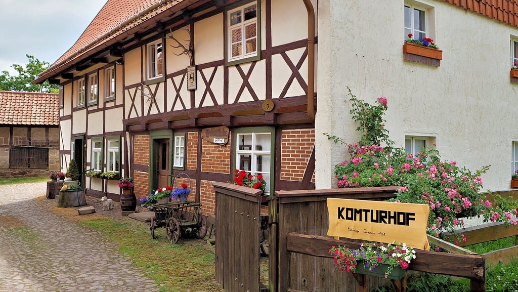 Auch der Saal des Komturhofes in Darlingerode ist von den neuen Regelungen betroffen. Wie in anderen städtischen Immobiilien auch, sollen Mieter künftig eine Energiekostenpauschale zahlen.