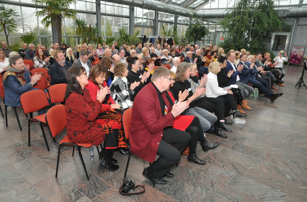 Festveranstaltung der Ökologiestation Sangerhausen zum 30-jährigen Bestehen im Glashaus des Europa-Rosariums.