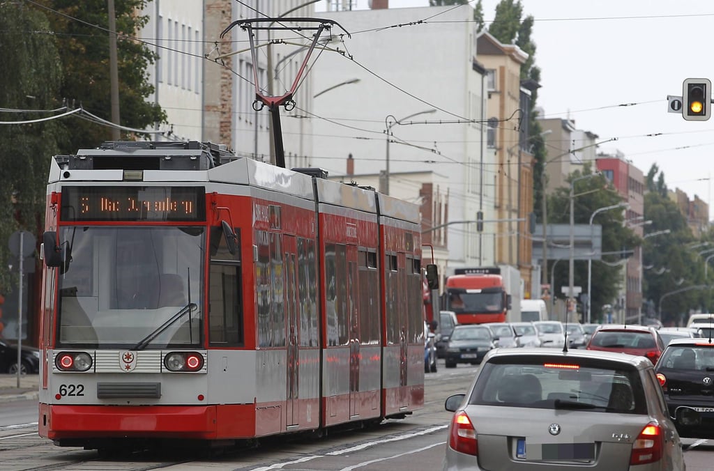 Mit 49-Euro-Ticket, aber nicht mehr im Verbund? Straßenbahn in Halle.