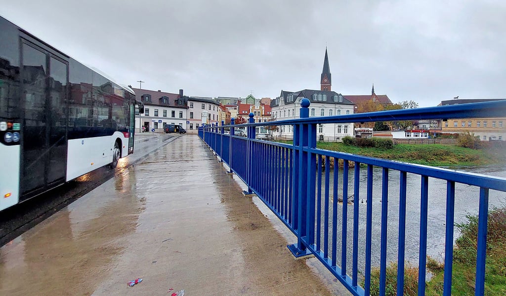 An der Bodebrücke im Staßfurter Zentrum kam der Mosambikaner Carlos Conceição am 19. September 1987 ums Leben. Eine Gedenktafel zur Erinnerung lehnte der Kulturausschuss der Stadt ab.