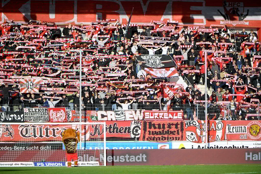 Die aktive Fanszene des Halleschen FC wünscht sich mehr Transparenz vom Klub.