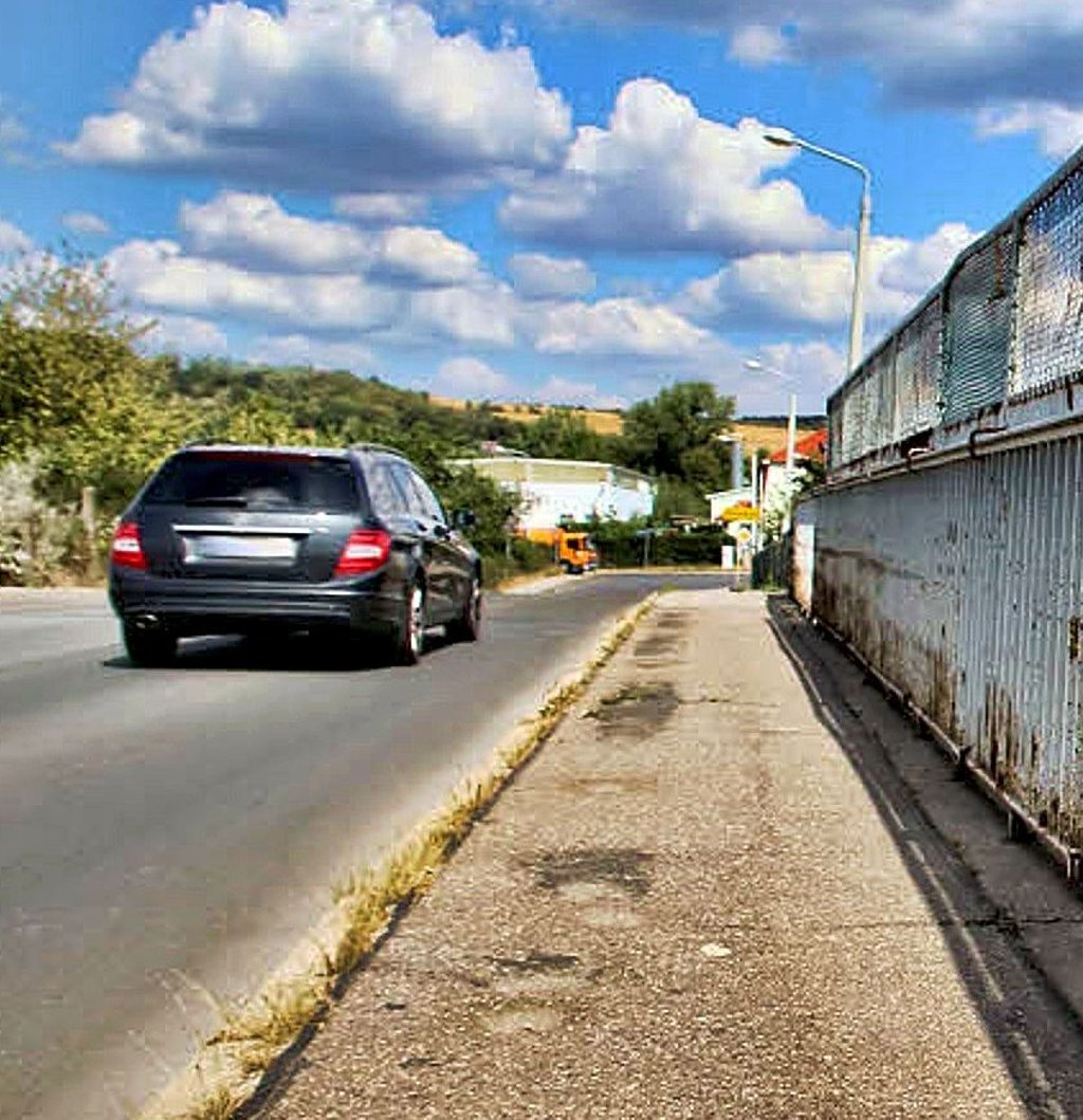 Blick auf die Hasentorbrücke in Sangerhausen, deren Sanierung seit Jahren vorgesehen ist. Im kommenden Jahr soll Geld in Planungsarbeiten fließen.