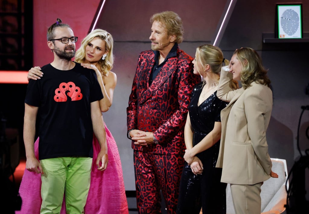 Marten Reiß (l) wurde bei der ZDF-Show „Wetten, dass..?“ mit Thomas Gottschalk und Michelle Hunziker Wettkönig.