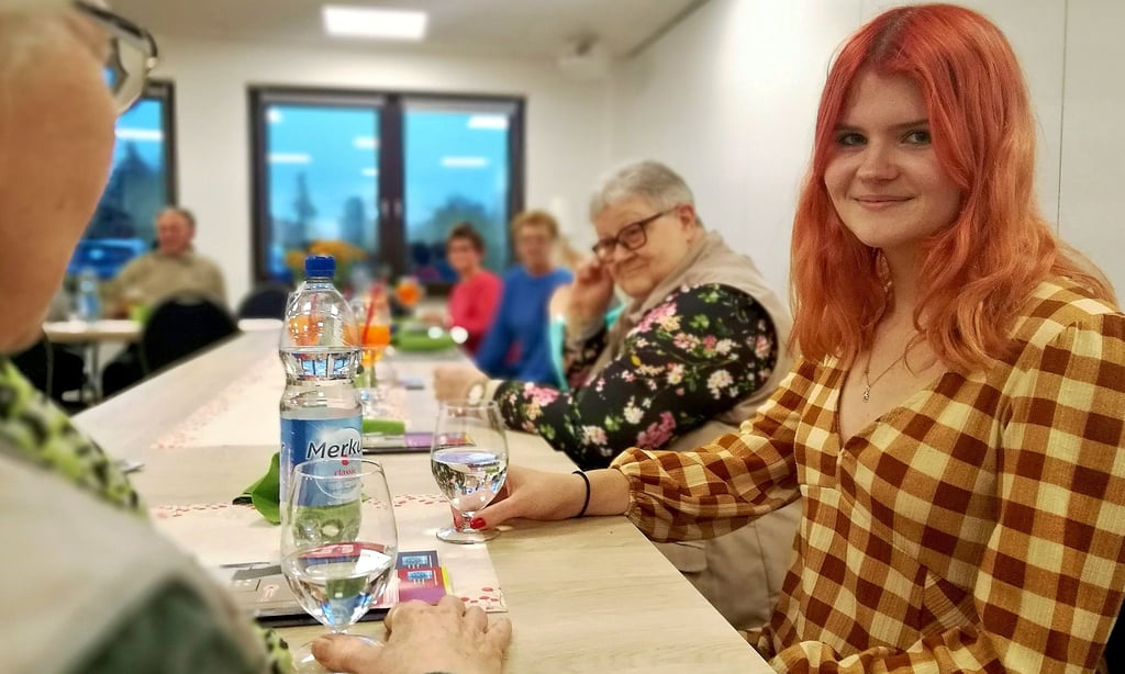 Lisa Hoppe ist jüngstes Mitglied der Cochstedter Ortsgruppe der Volkssolidarität.