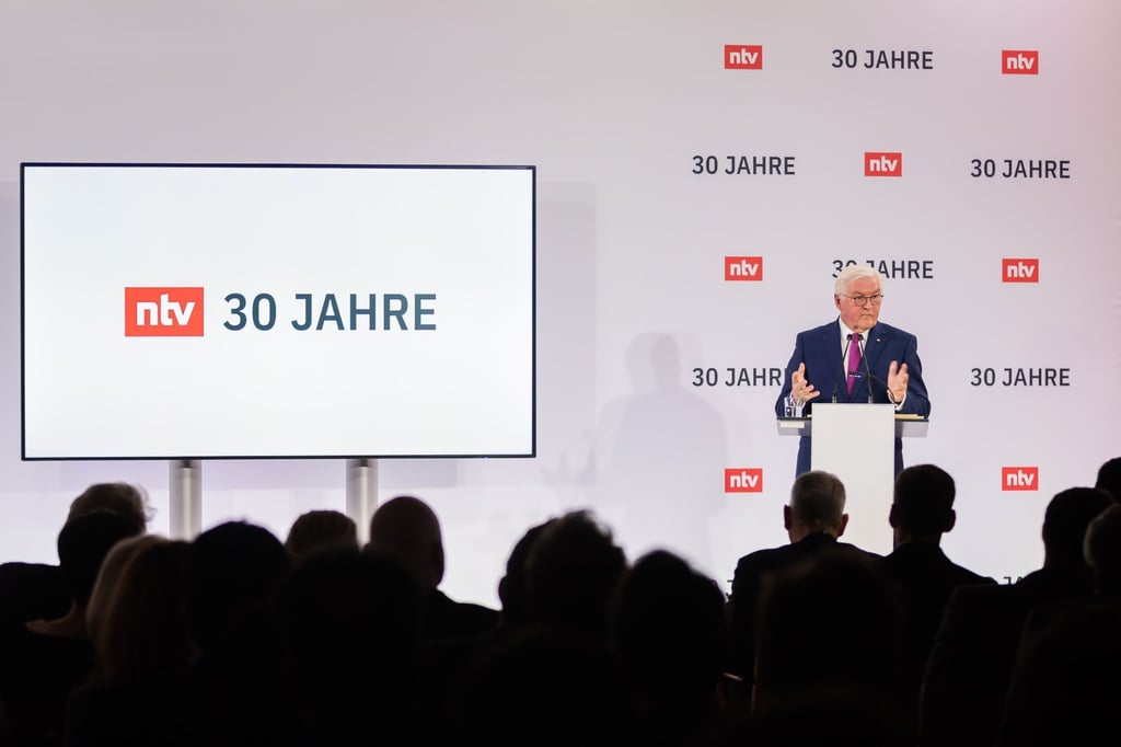 Bundespräsident Frank-Walter Steinmeier spricht bei einer Veranstaltung zum 30-jährigen Bestehen von ntv.