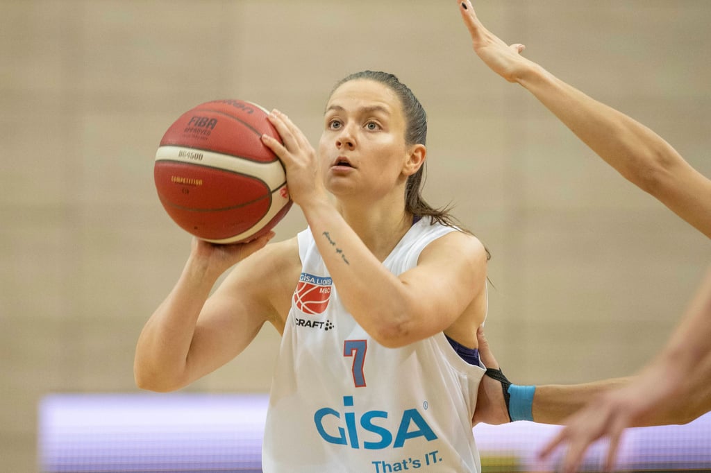 Laura Schinkel aus Halle hat den Sprung in Deutschlands Basketball-Nationalmannschaft geschafft.