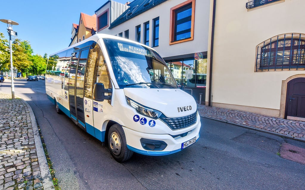 Die neuen Buslinien verbinden Bahnhof, Klinikum und Markt von Merseburg. Am Rentnerhochhaus, dem Haus Saaleblick, kommen sie leider nicht vorbei.