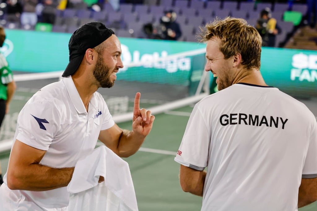 Das Duo Kevin Krawietz (r)/Tim Pütz könnte auch im Viertelfinale gegen Kanada für den entscheidenden Punkt sorgen.