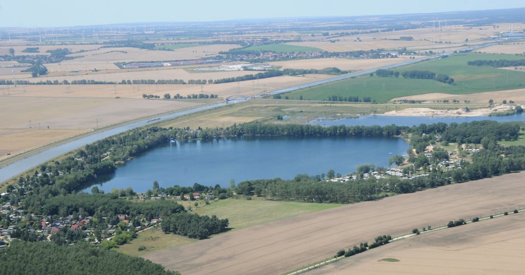 Verkaufen, verpachten oder doch behalten? Die Ratsmitglieder der Niederen Börde müssen über ein Grundstück am Jersleber See entscheiden, damit Barleben investieren kann.