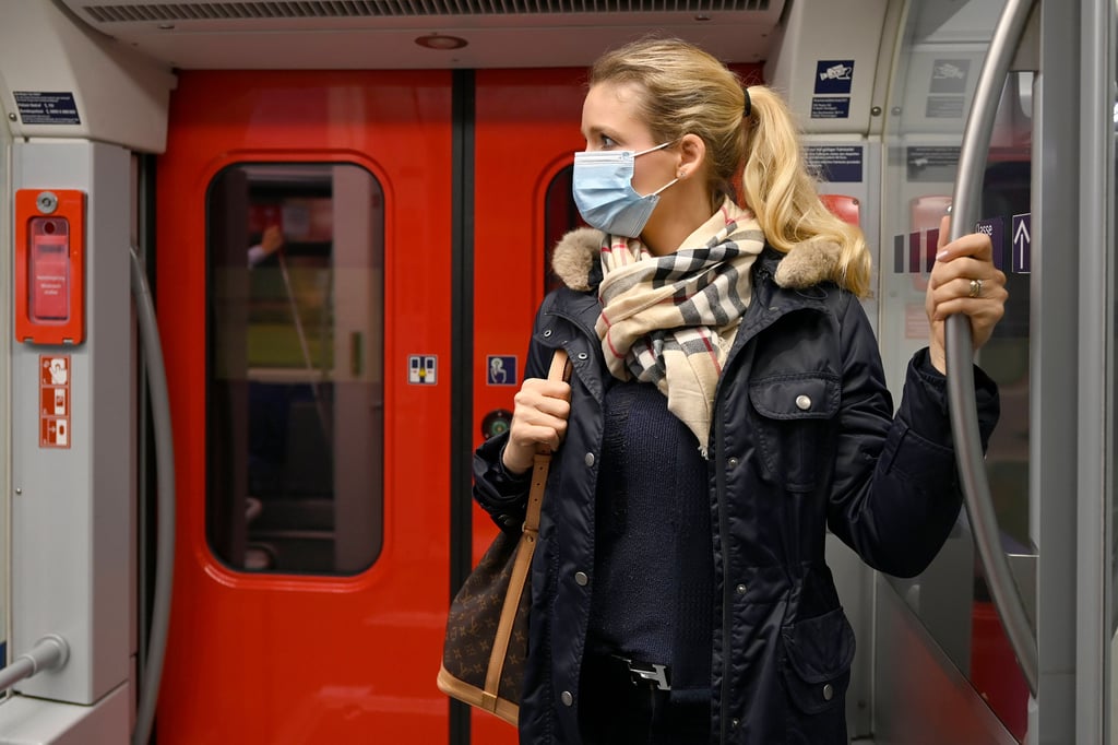 Fallen bald die Masken im Nahverkehr in Sachsen-Anhalt? Die CDU hält die noch bestehenden Corona-Regeln nicht mehr für nötig.