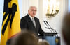 Bundespräsident Frank-Walter Steinmeier spricht zur Eröffnung einer Tagung im Schloss Bellevue.