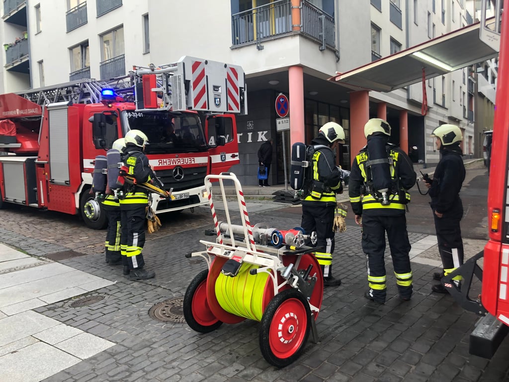 Feuerwehreinsatz in der Martinstraße in Halle.