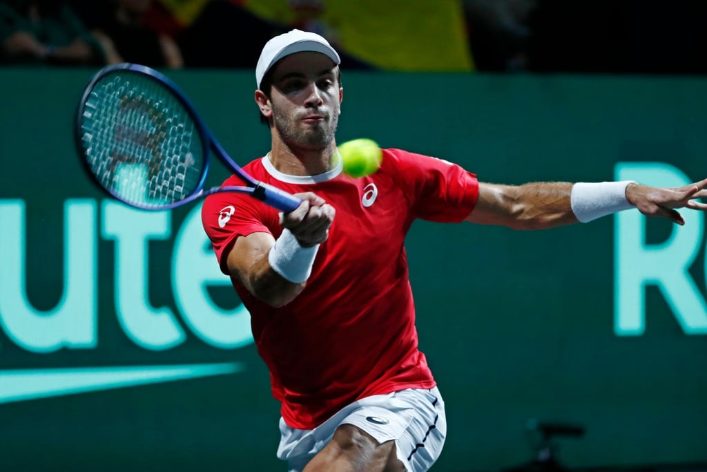 Borna Coric beim Davis Cup für Kroatien in Aktion.