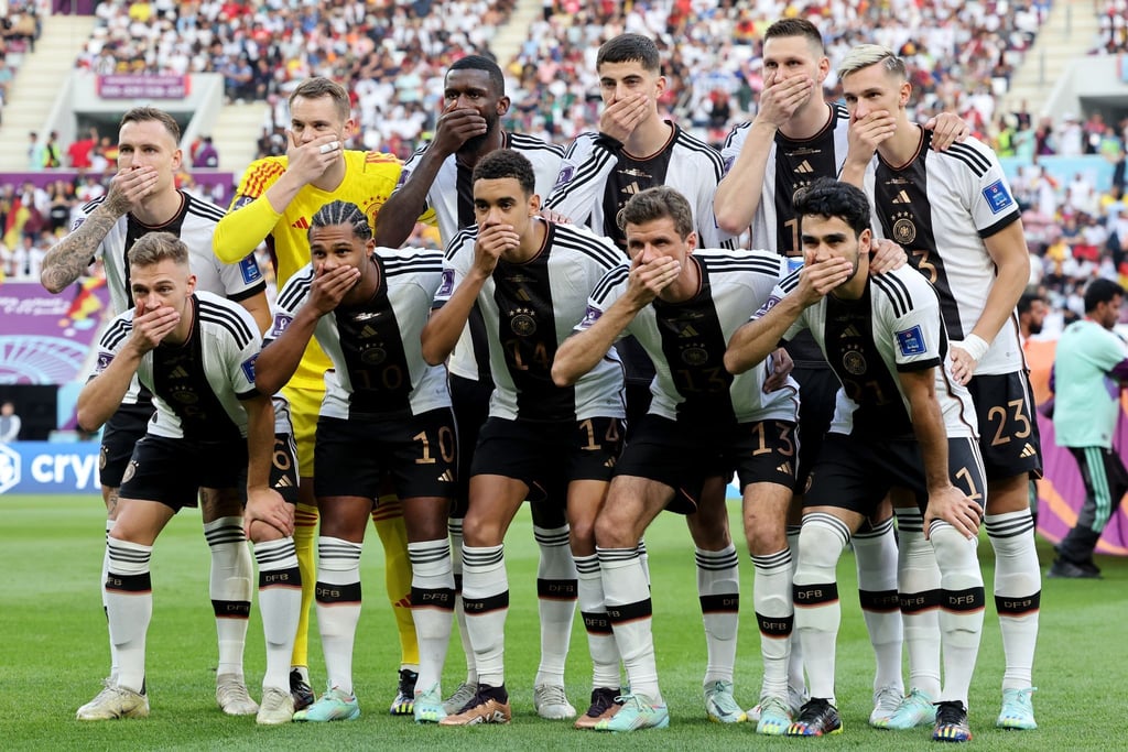 Die deutsche Nationalmannschaft sendete vor dem Japan-Spiel ein Zeichen in die Welt.