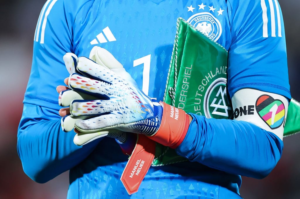 DFB-Kapitän Manuel Neuer wird bei der WM nicht mit der „One Love“-Kapitänsbinde auflaufen.