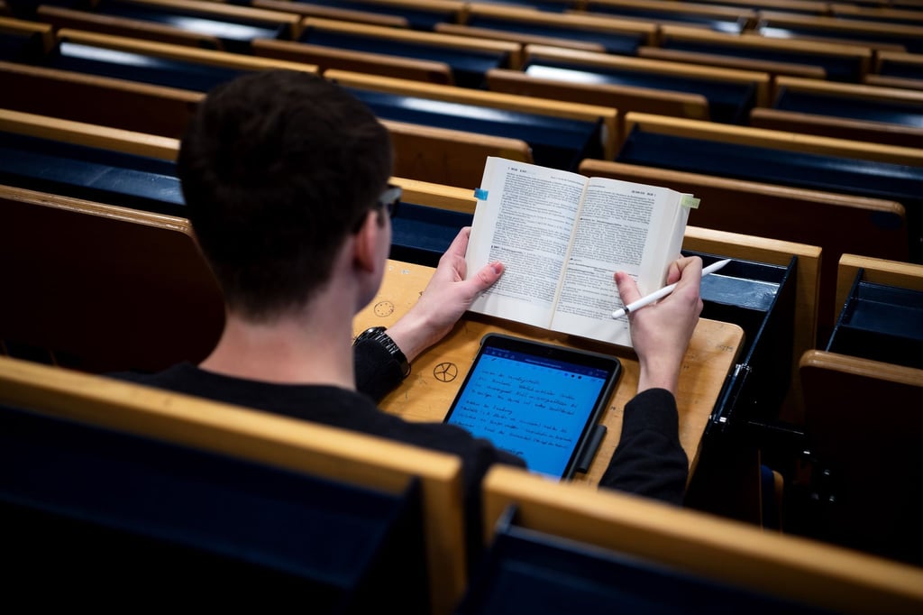 In Teilzeit in den Hörsaal? Das kann viele Vorteile haben - aber auch Nachteile mit sich bringen.