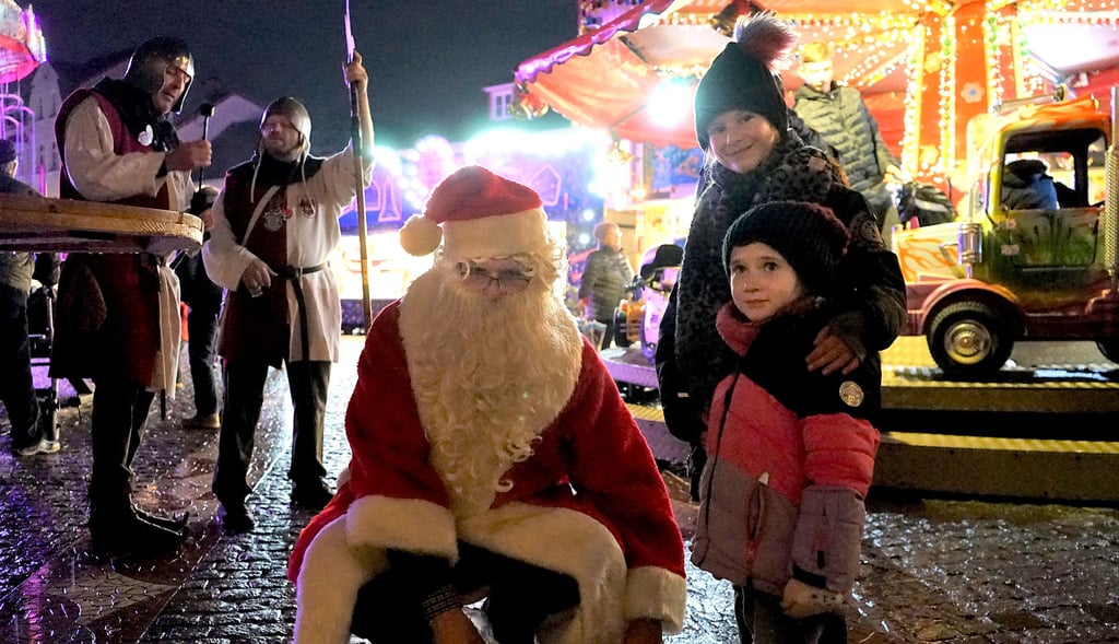 Der Weihnachtsmann hat feste Termine und lässt sich regelmäßig in Salzwedel sehen.