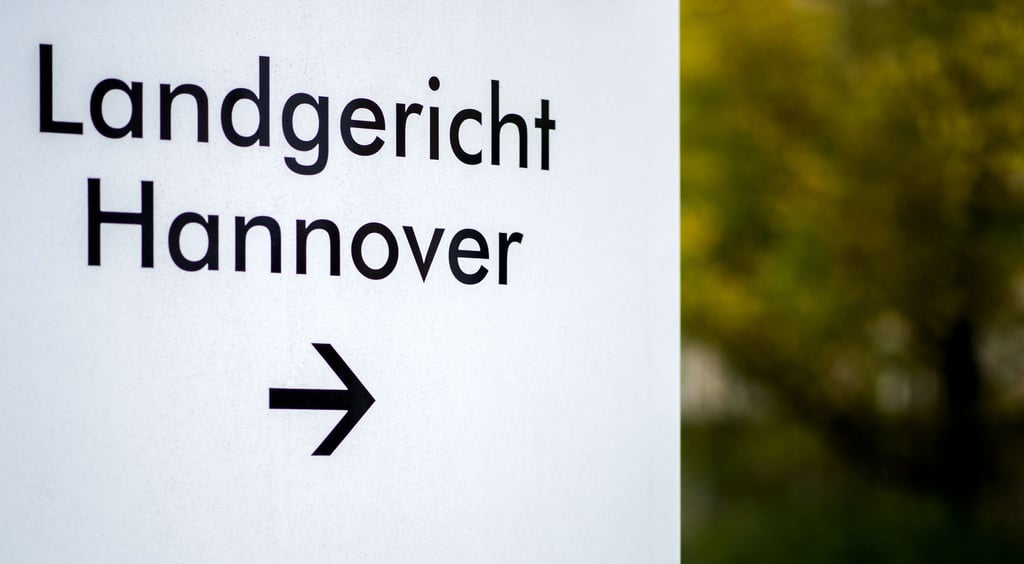 Das Landgericht Hannover verhandelt den Fall einer Vergewaltigung in einem Alten- und Pflegeheim.