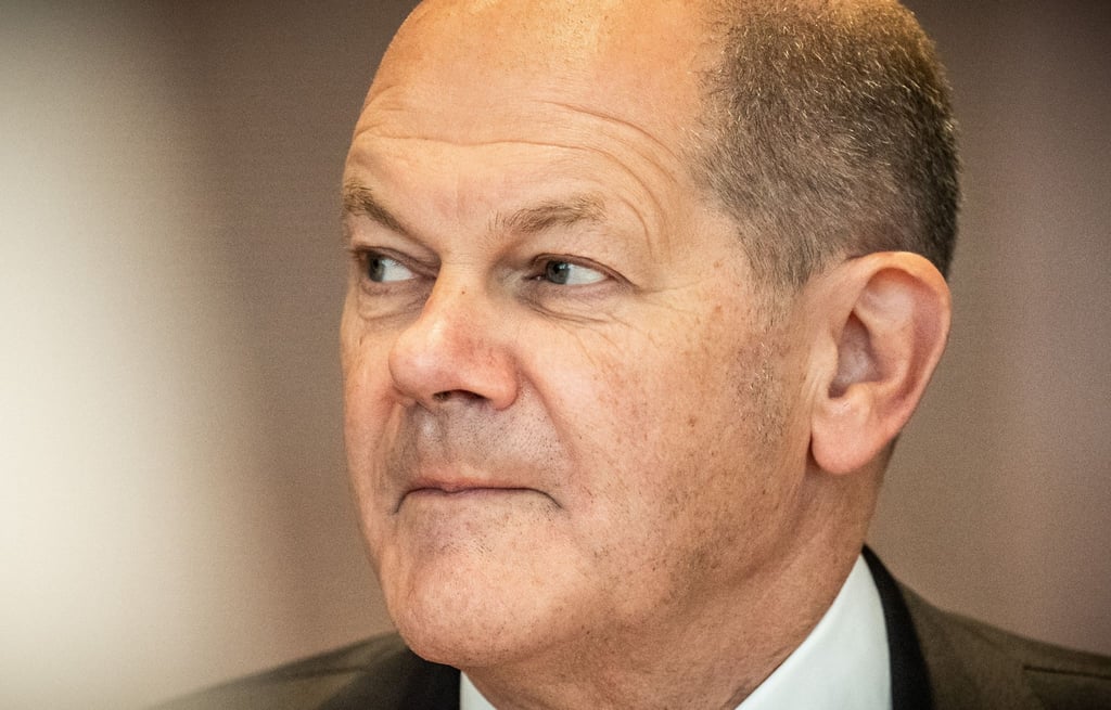 Lädt ins Kanzleramt ein, um über die Rahmenbedingungen für die Munitionsproduktion zu sprechen: Olaf Scholz.