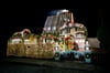 Zahlreiche Lichter erstrahlen am weihnachtlich geschmückten Haus der Familie Borchart. Vom 1. Advent bis zum Jahresende erstrahlt das Haus der Familie mit Weihnachtsdekoration und rund 60.000 Lichtern.