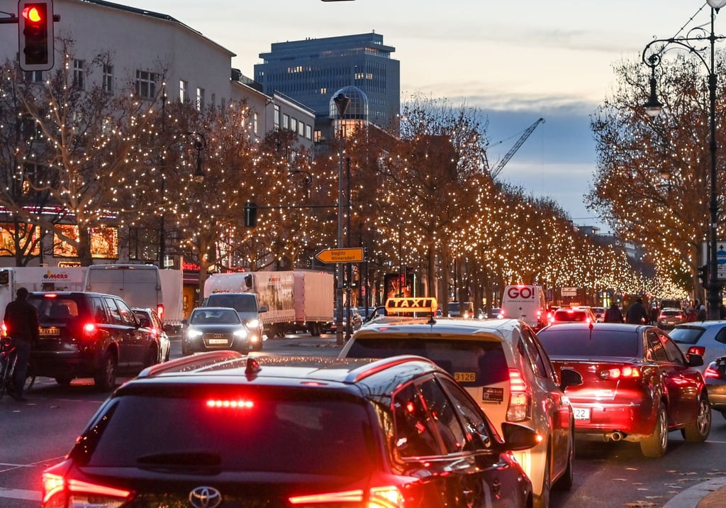 Am 1. Adventswochenende dürfte es vor allem in den Innenstädten voll werden. Die Verkehrsclubs raten zur Nutzung öffentlicher Verkehrsmittel für die Wege dorthin.