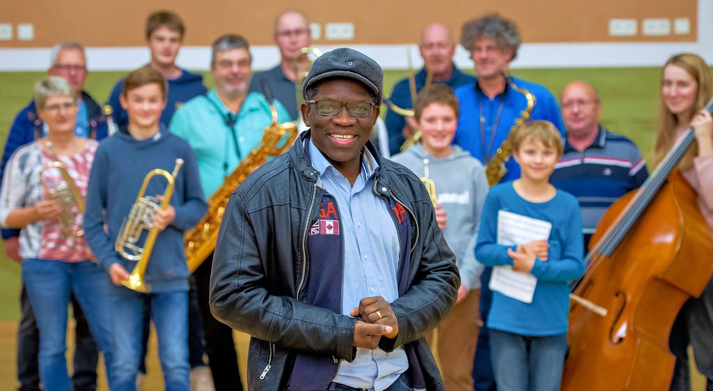 Gibt neuerdings den Takt bei der Bigband der Kreismusikschule in Naumburg an: der Jazztrompeter und Instrumentalpädagoge Terrance Ngassa.