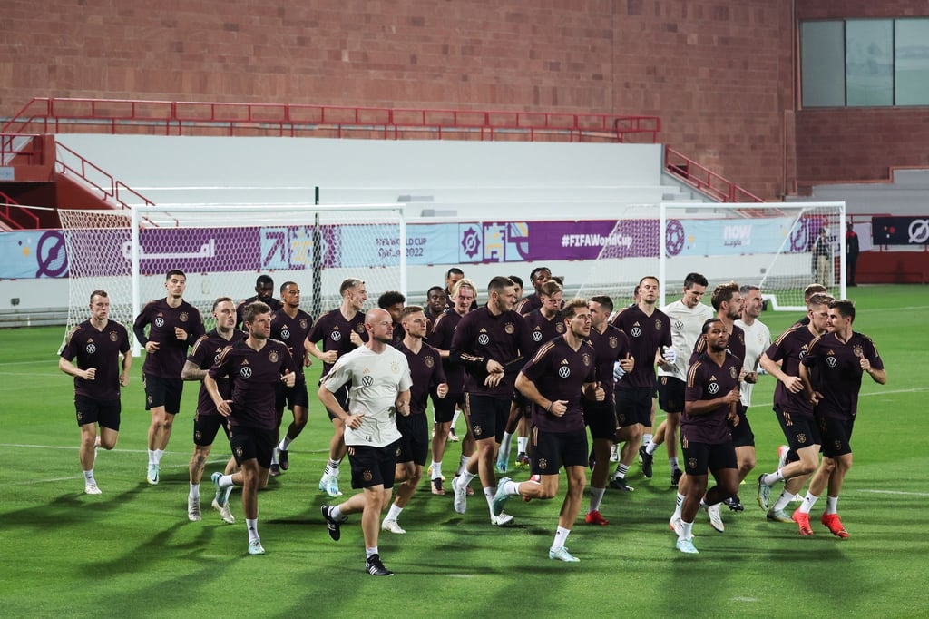 Die DFB-Auswahl beim Training in Al-Shamal.