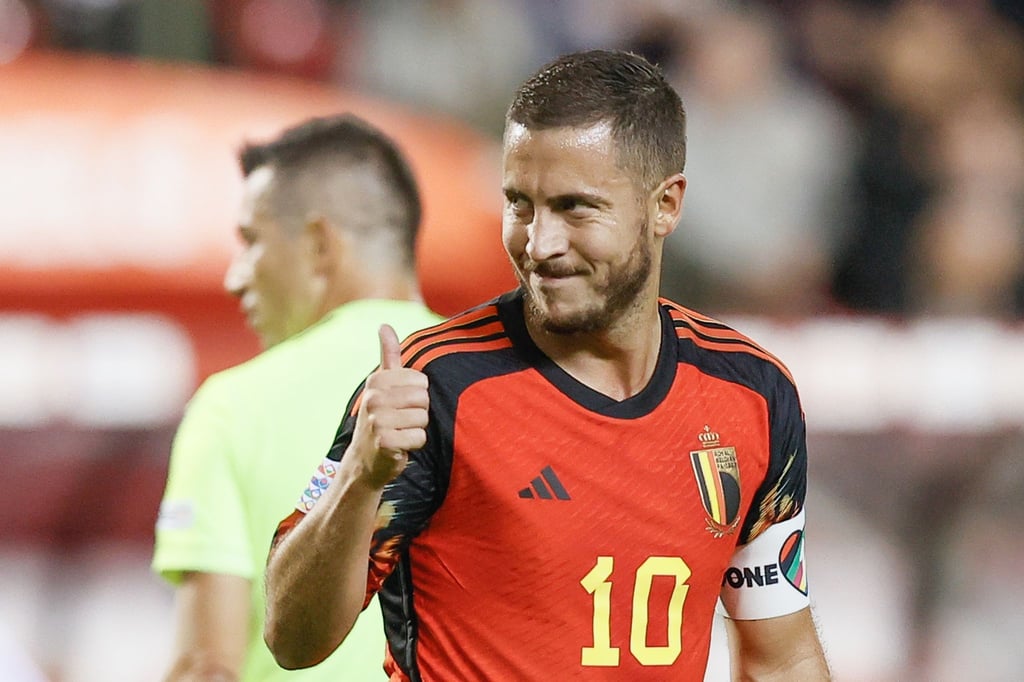 Belgiens Eden Hazard trägt die Kapitänsbinde, die in Katar nicht getragen werden darf, ebenso wie nun auch Trikots mit dem Aufdruck „Love“ an der Innenseite.