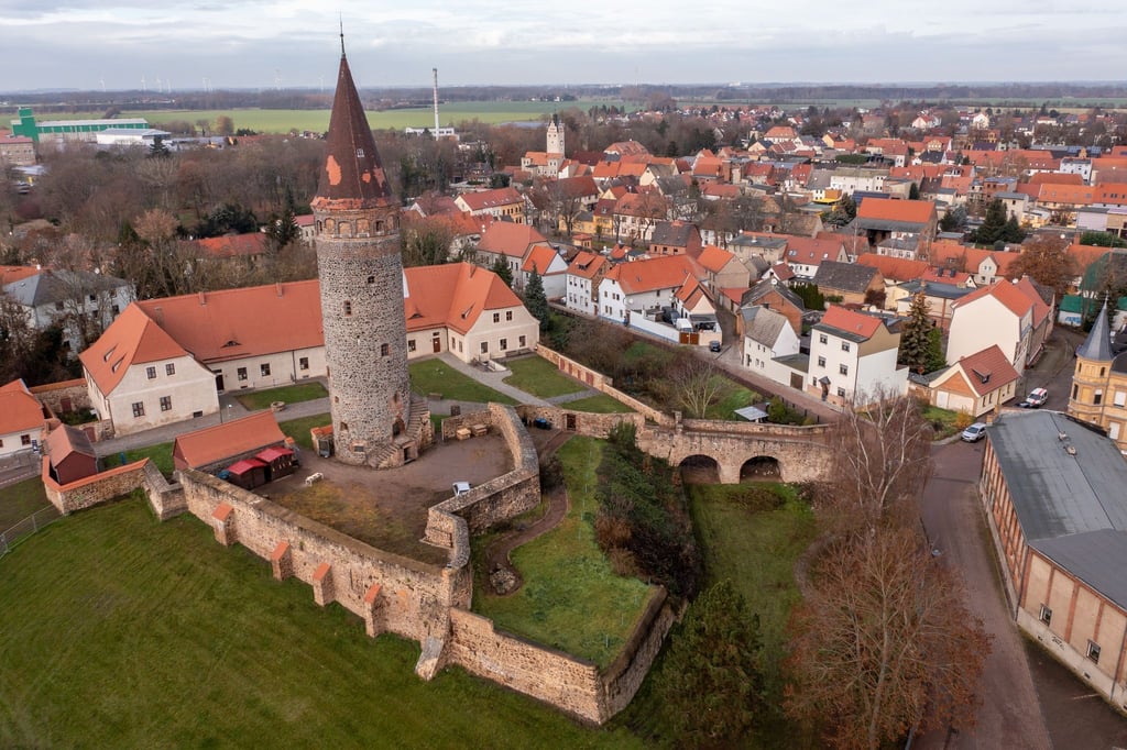 Blick auf das frisch sanierte Schloss Zörbig.