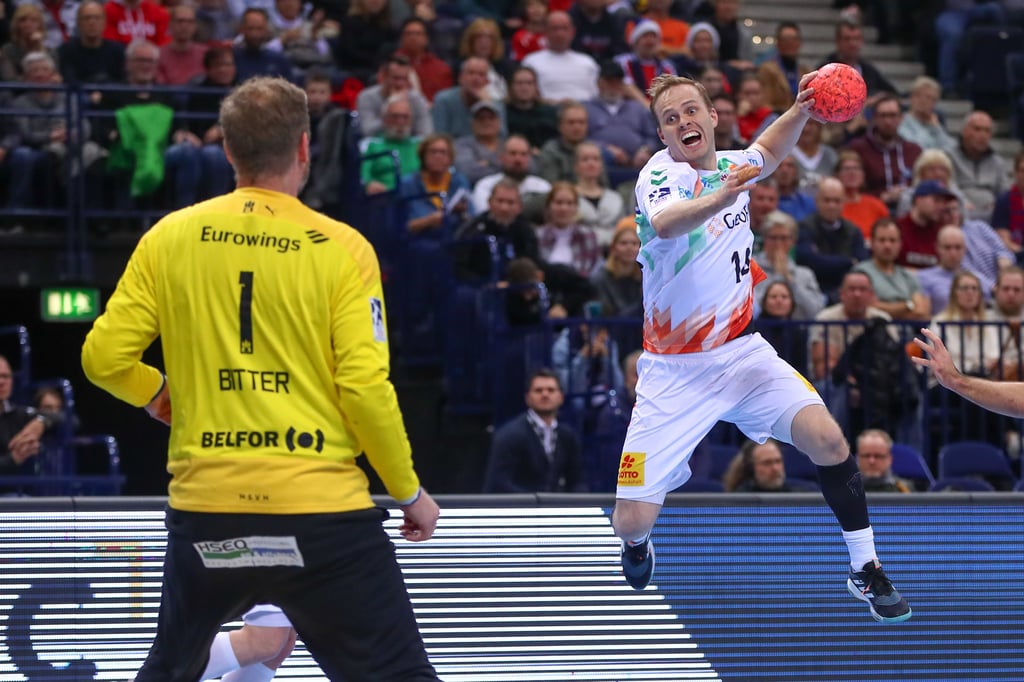 Omar Ingi Magnusson (r.) erzielte zehn Treffer beim 30:28-Erfolg des SC Magdeburg.