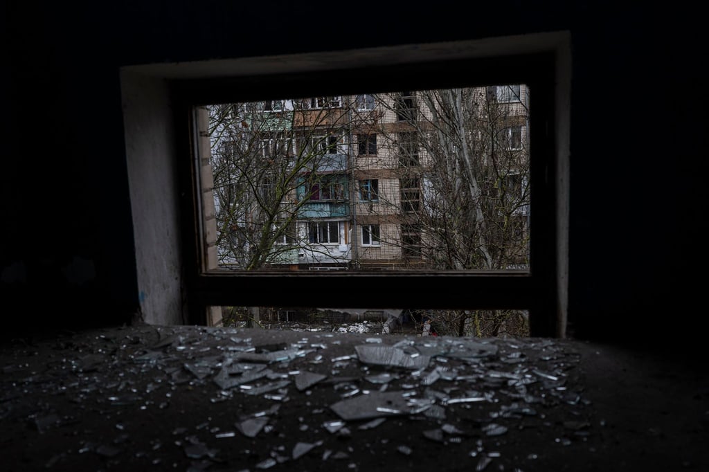 Ein während eines russischen Angriffs zerstörtes Gebäude in Cherson.