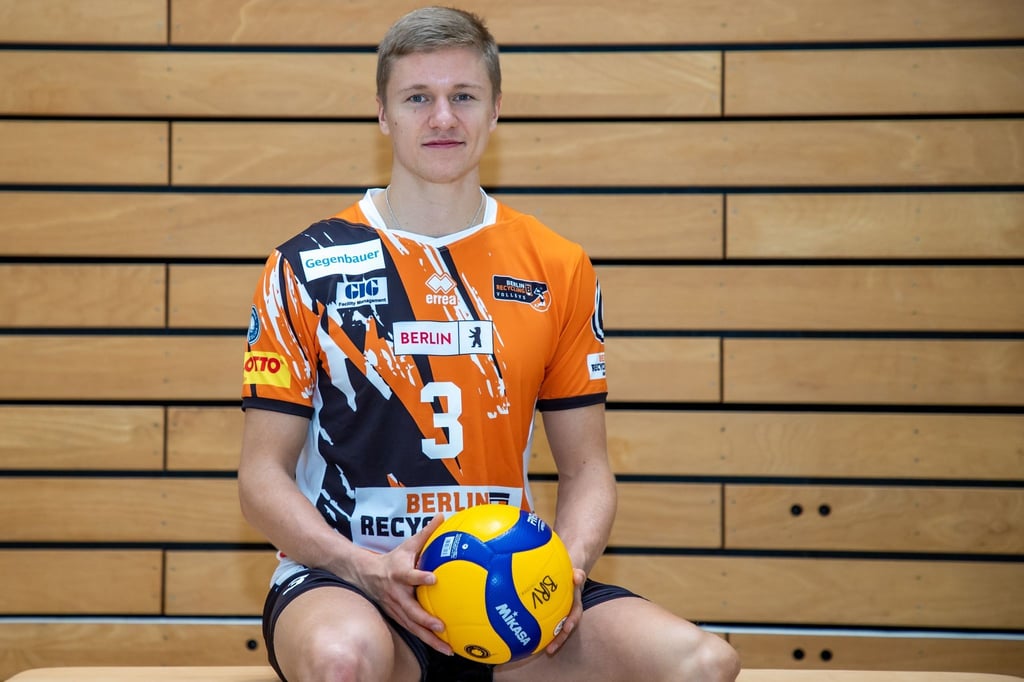 Antti Ronkainen im neuem Trikot der Saison 2022/23.