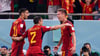Dani Olmo (r.) freut sich über sein Tor gegen Costa Rica.