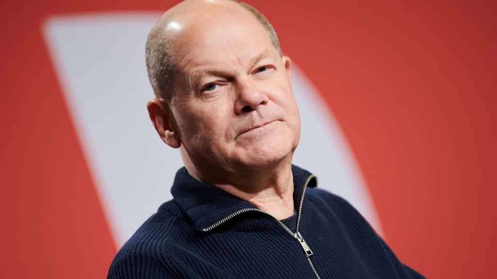 Olaf Scholz spricht im Landesparteitag der SPD Brandenburg im Messezentrum Cottbus.