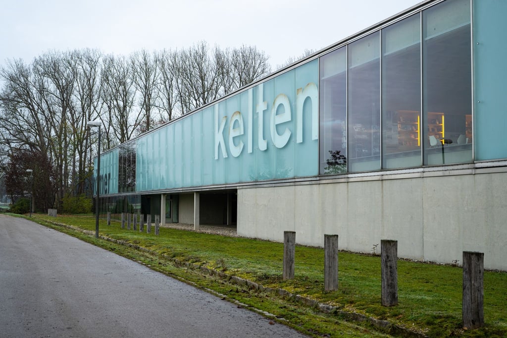 Am Dienstag stahlen Unbekannte einen mehr als 2000 Jahre alten Goldschatz aus der Keltenzeit aus dem Kelten Römer Museum in Manching.